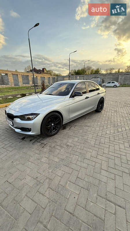 Седан BMW 3 Series 2015 в Александрие фото Седан BMW 3 Series 2015 в Александрие