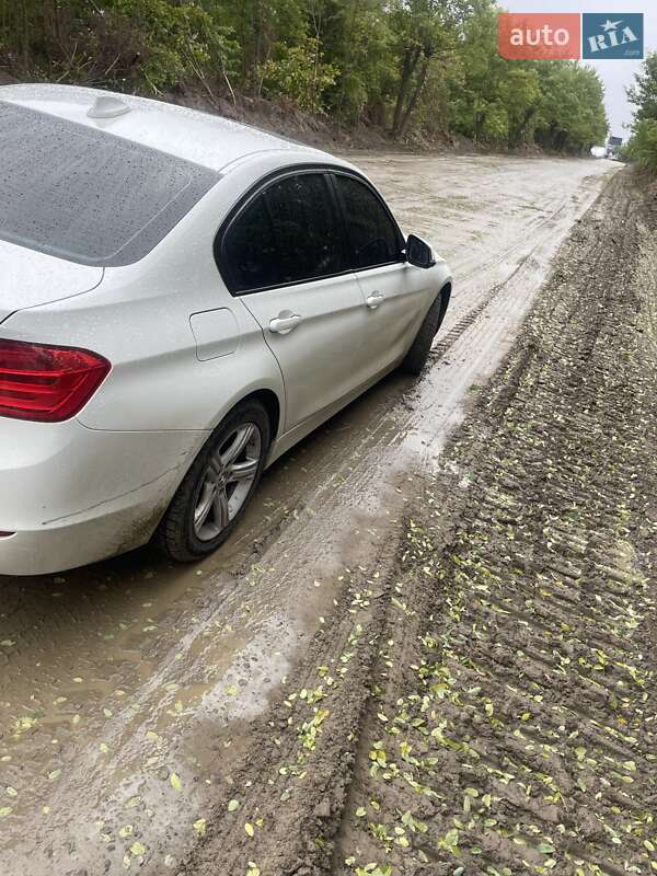 Седан BMW 3 Series 2014 в Львове