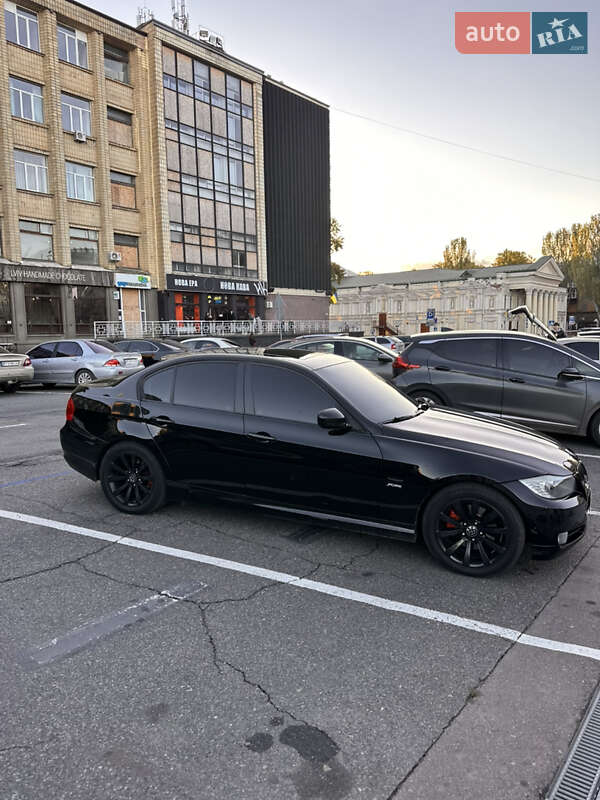 Седан BMW 3 Series 2010 в Николаеве