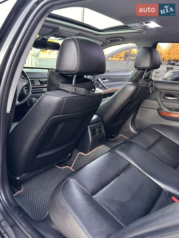 Седан BMW 3 Series 2010 в Николаеве