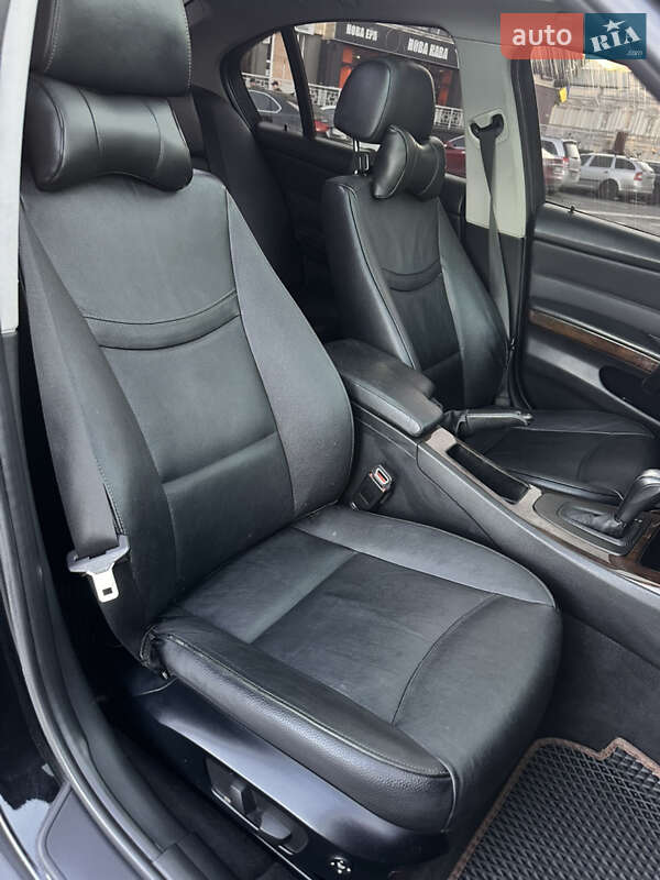 Седан BMW 3 Series 2010 в Николаеве