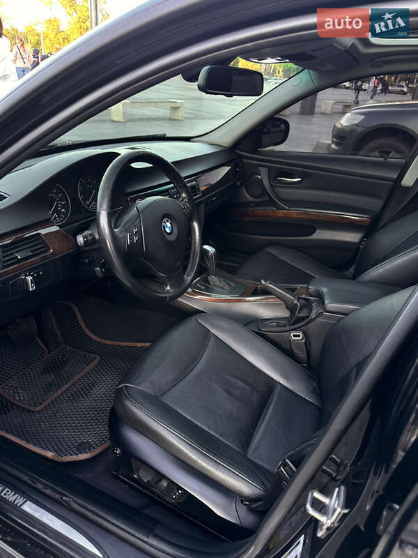Седан BMW 3 Series 2010 в Николаеве