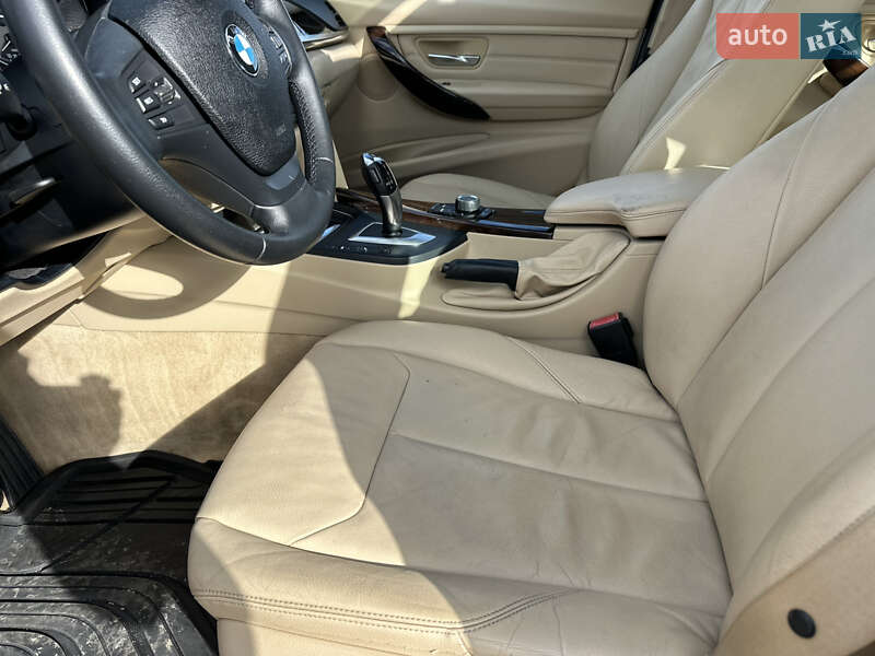 Седан BMW 3 Series 2013 в Львове