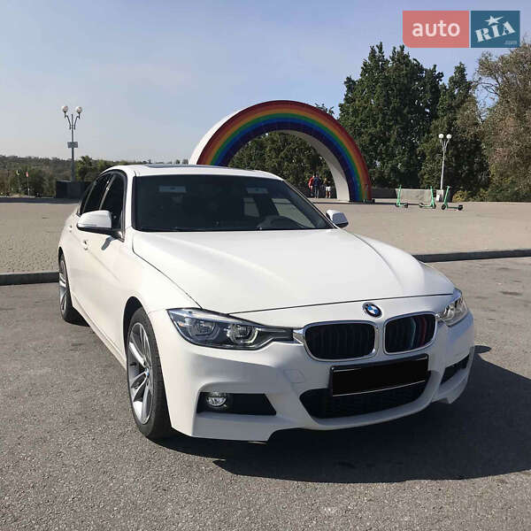 Седан BMW 3 Series 2018 в Дніпрі