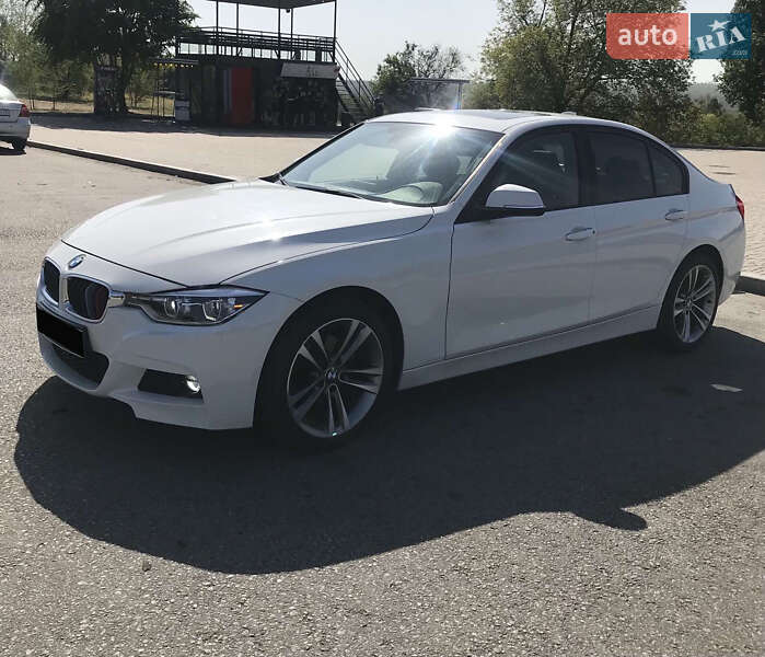 Седан BMW 3 Series 2018 в Дніпрі