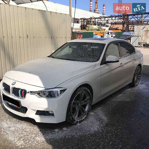 Седан BMW 3 Series 2018 в Дніпрі