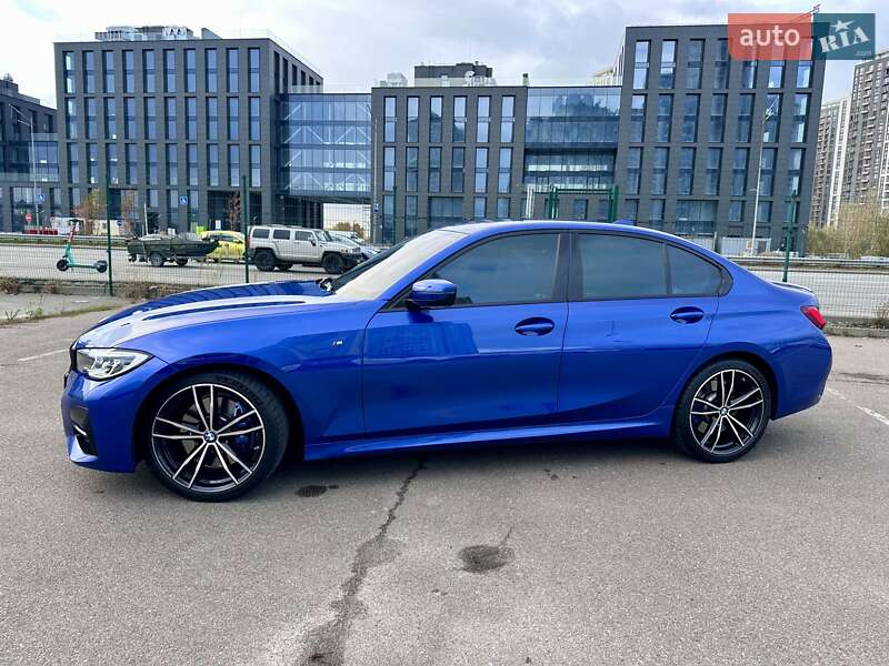 Седан BMW 3 Series 2022 в Киеве