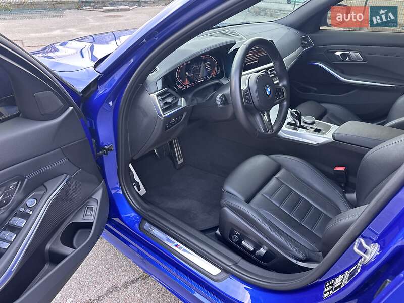Седан BMW 3 Series 2022 в Киеве