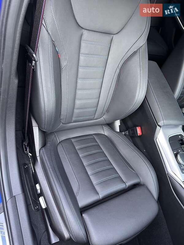 Седан BMW 3 Series 2022 в Киеве