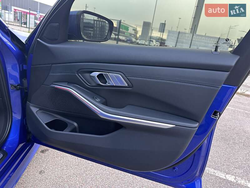 Седан BMW 3 Series 2022 в Киеве
