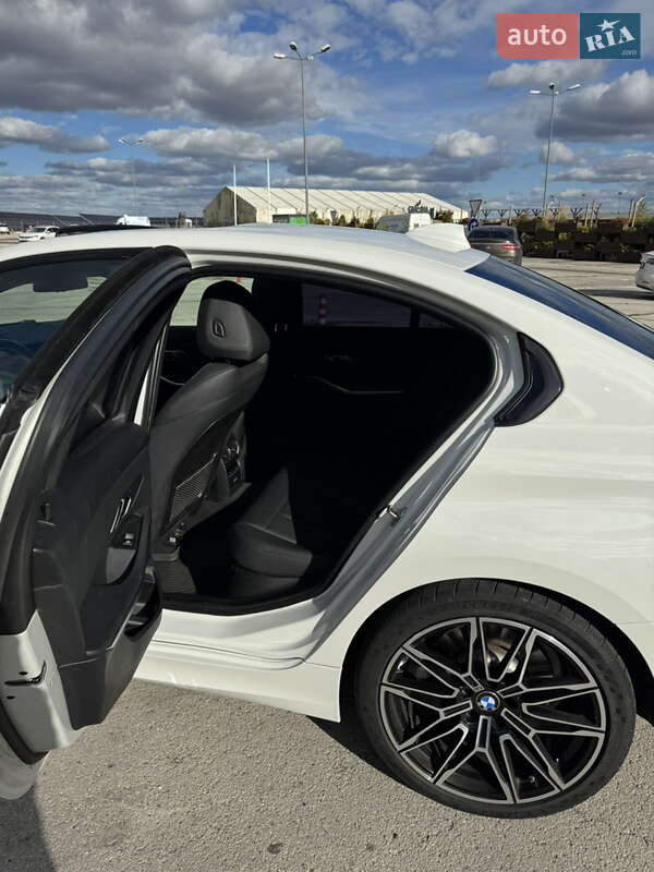 Седан BMW 3 Series 2020 в Кропивницком