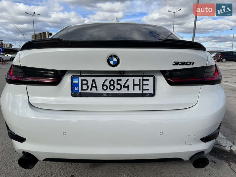 Седан BMW 3 Series 2020 в Кропивницком
