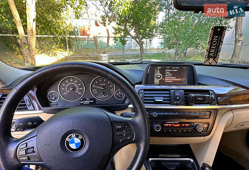 Седан BMW 3 Series 2013 в Львове