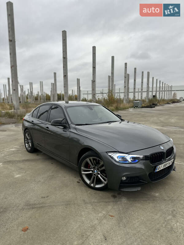 Седан BMW 3 Series 2015 в Коростене