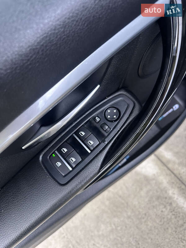 Седан BMW 3 Series 2015 в Коростене