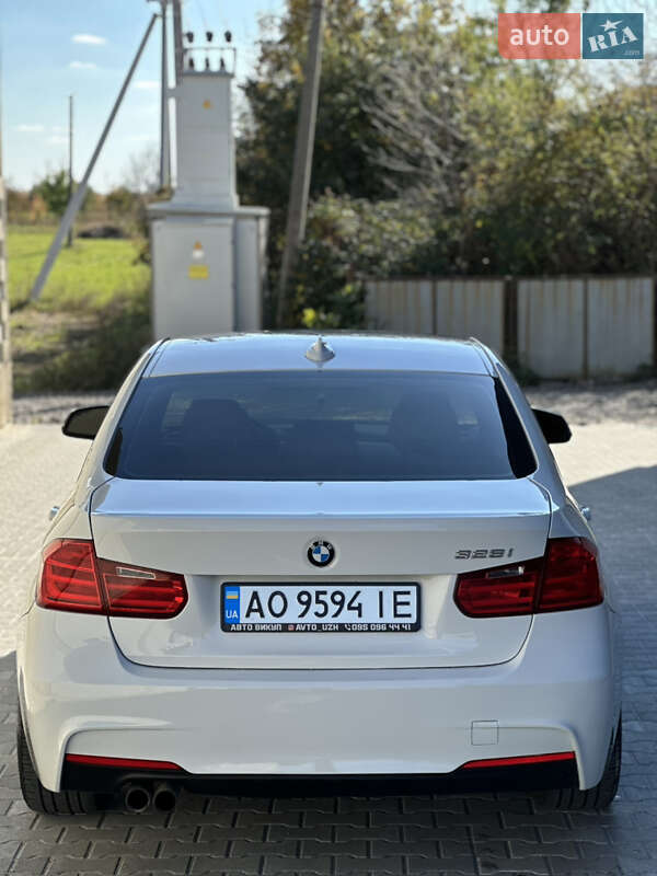 Седан BMW 3 Series 2012 в Ужгороде