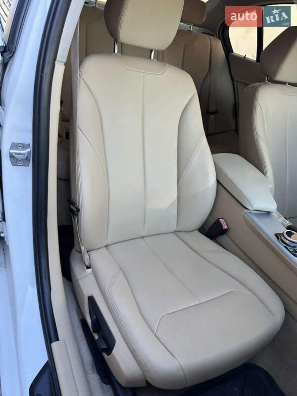 Седан BMW 3 Series 2012 в Ужгороде