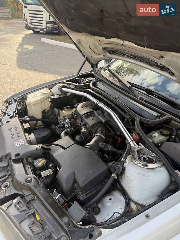 Седан BMW 3 Series 1998 в Запорожье