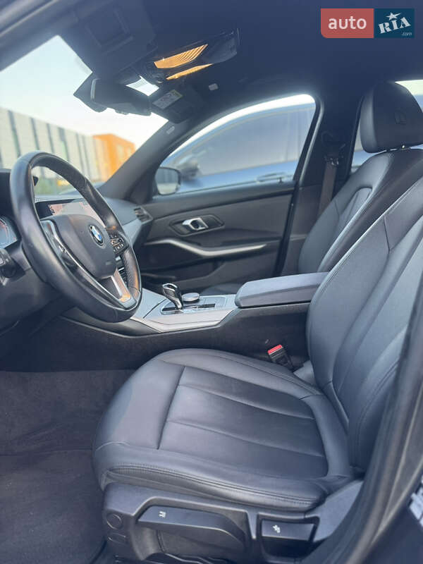 Седан BMW 3 Series 2021 в Хмельницком