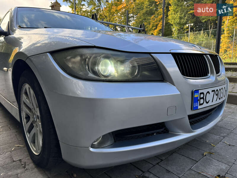 Седан BMW 3 Series 2005 в Львове