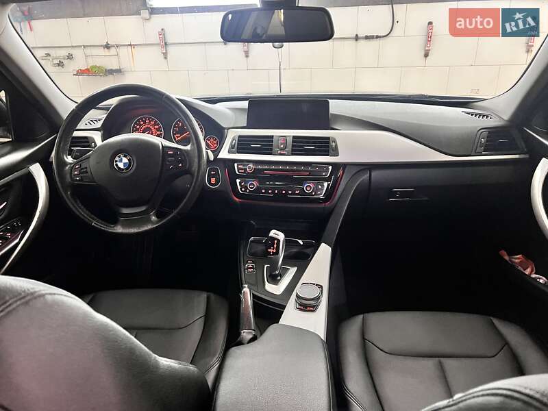 Седан BMW 3 Series 2017 в Києві