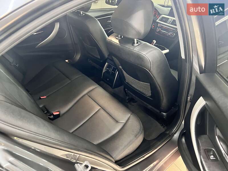 Седан BMW 3 Series 2017 в Києві