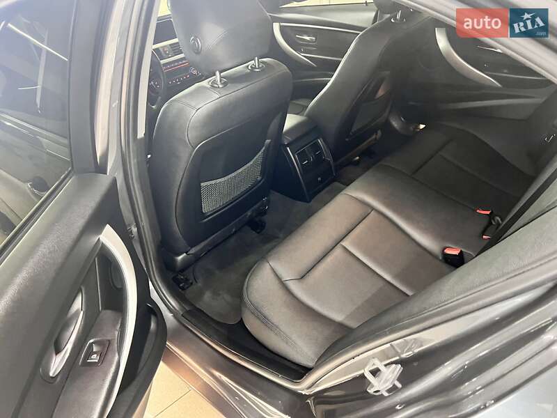 Седан BMW 3 Series 2017 в Києві