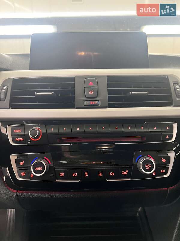 Седан BMW 3 Series 2017 в Києві