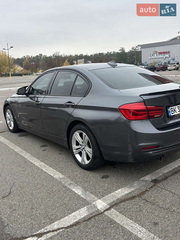 Седан BMW 3 Series 2015 в Броварах