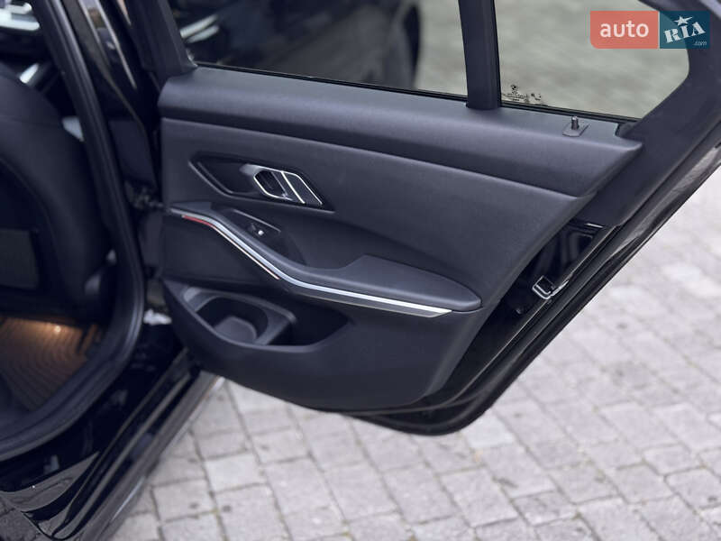 Седан BMW 3 Series 2019 в Сарнах фото 30 Седан BMW 3 Series 2019 в Сарнах