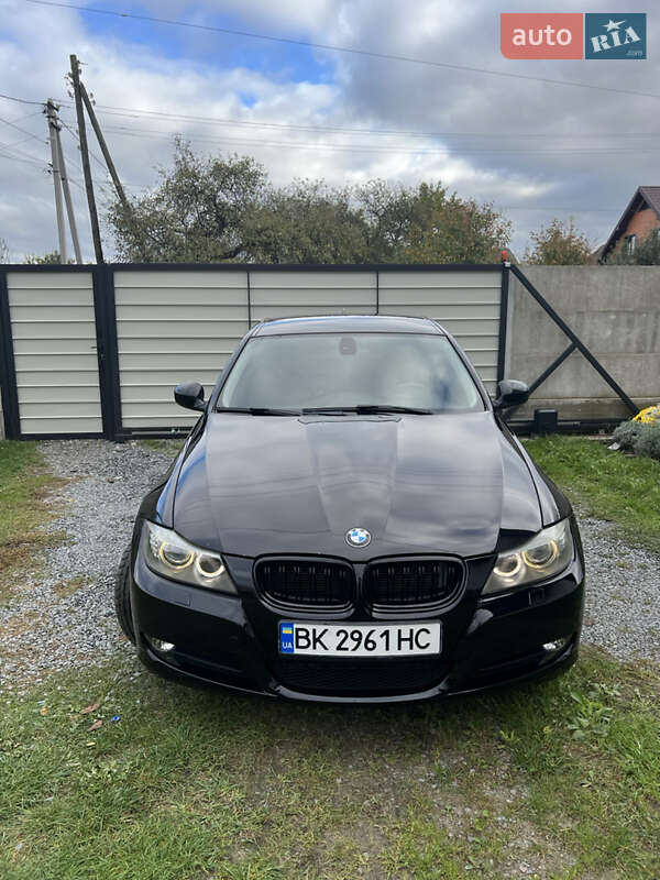 Универсал BMW 3 Series 2011 в Березному