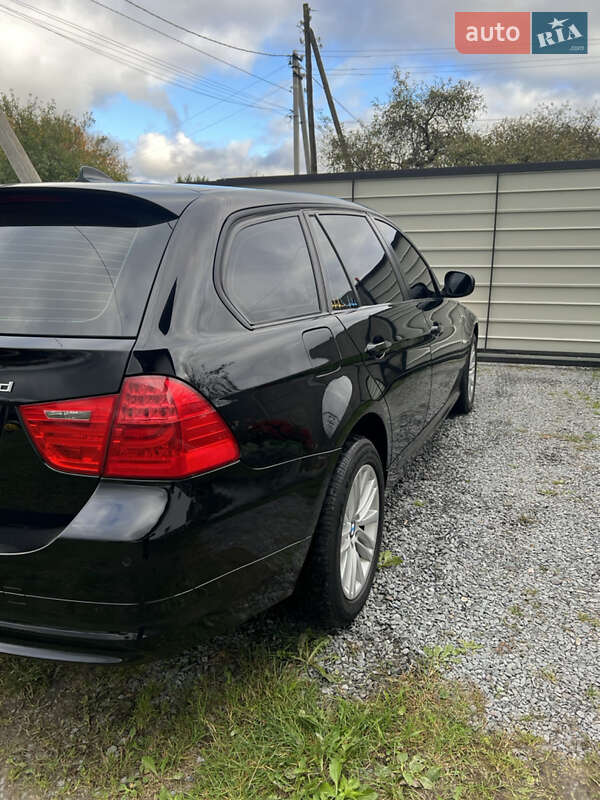 Универсал BMW 3 Series 2011 в Березному