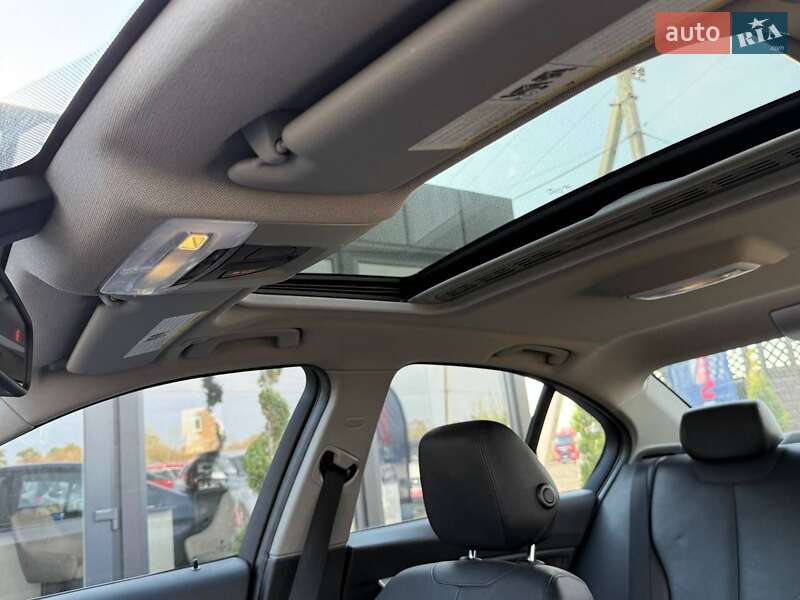Седан BMW 3 Series 2013 в Луцке