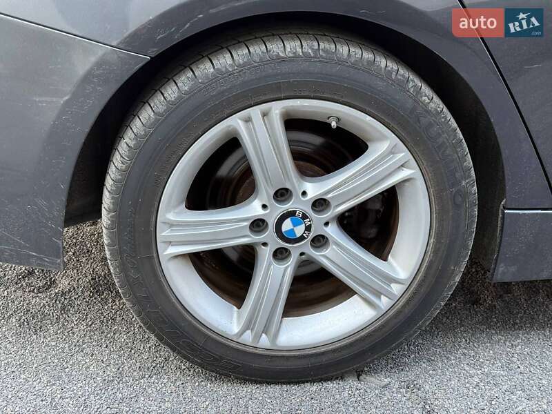 Седан BMW 3 Series 2013 в Луцке