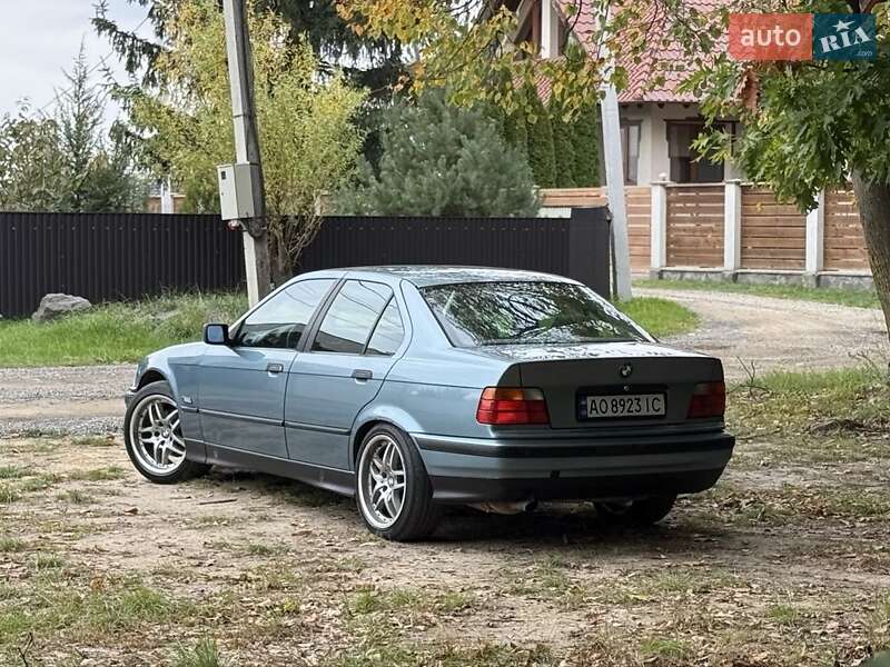 Седан BMW 3 Series 1995 в Ужгороде