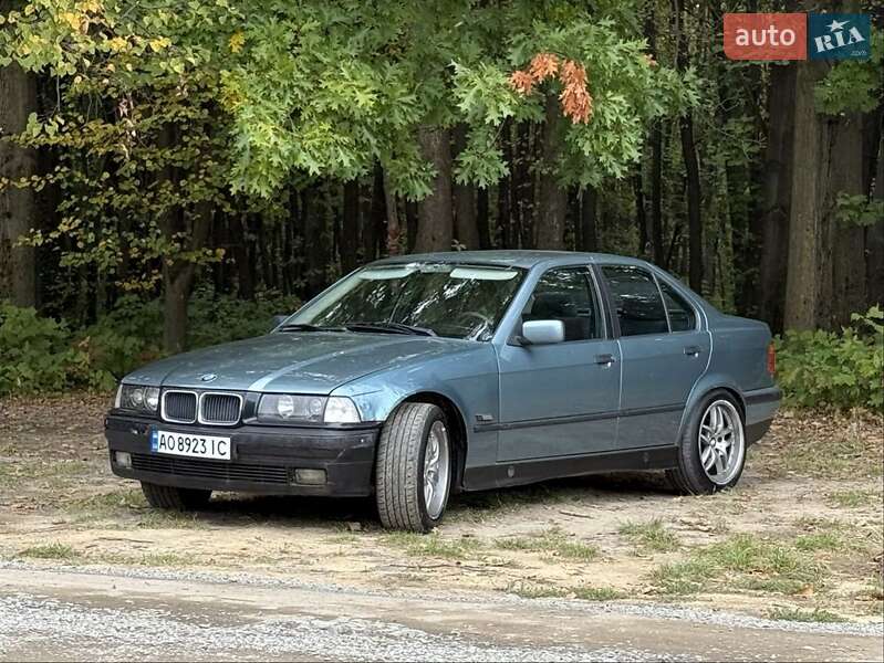 Седан BMW 3 Series 1995 в Ужгороде