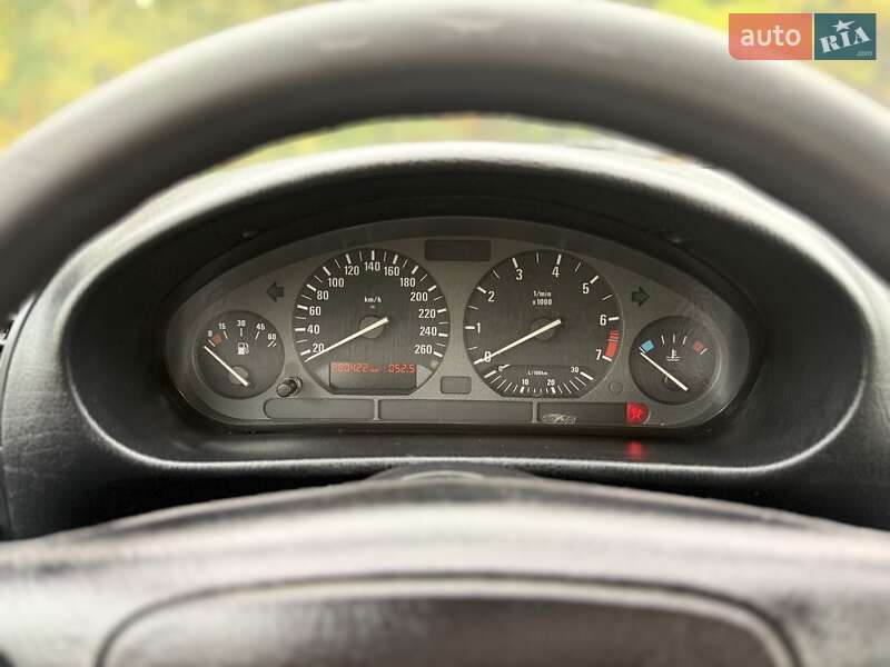 Седан BMW 3 Series 1995 в Ужгороде