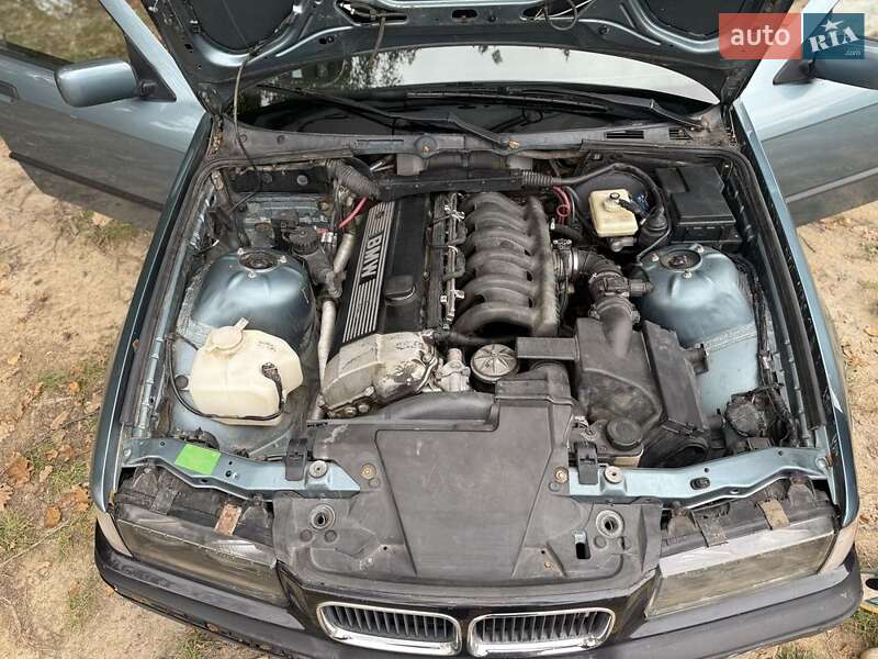 Седан BMW 3 Series 1995 в Ужгороде