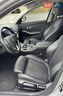 Седан BMW 3 Series 2021 в 