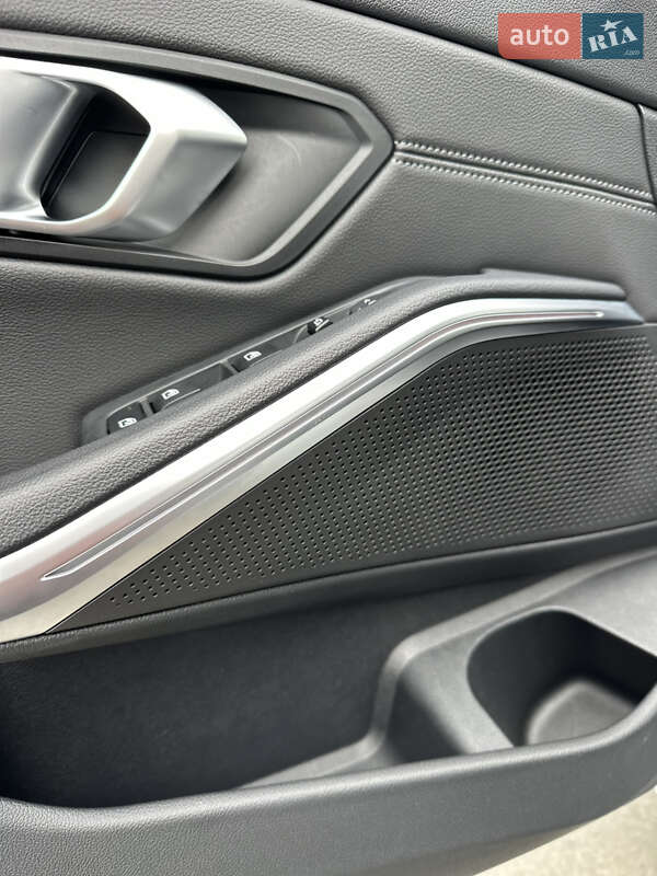 Седан BMW 3 Series 2021 в Києві фото 20 Седан BMW 3 Series 2021 в Києві