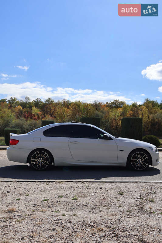 Купе BMW 3 Series 2010 в Днепре