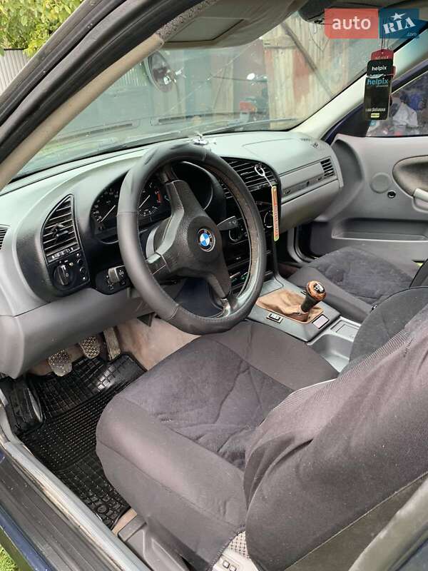 Седан BMW 3 Series 1996 в Надвірній