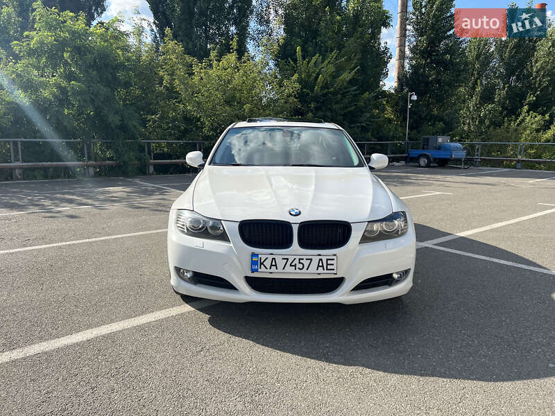 Седан BMW 3 Series 2011 в Киеве
