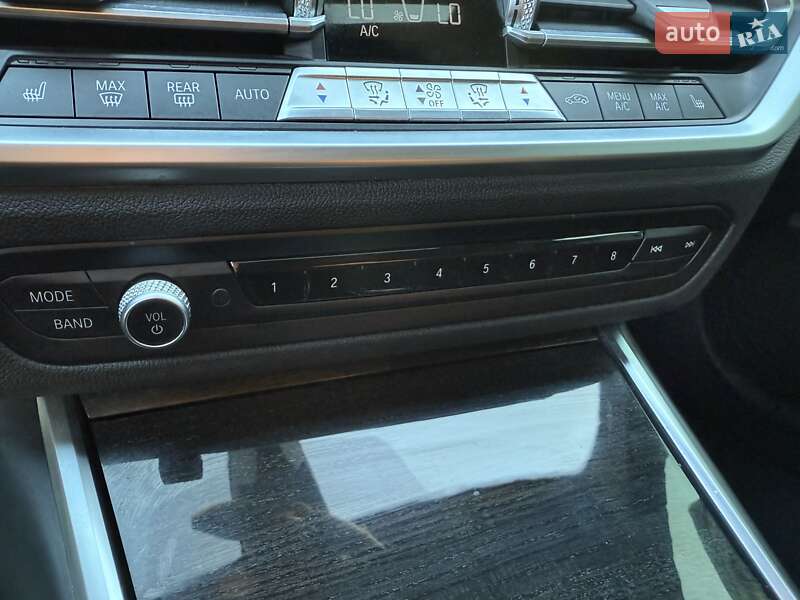 Седан BMW 3 Series 2021 в Львове