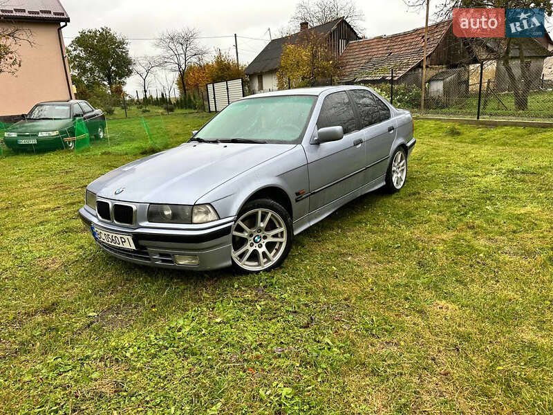 Седан BMW 3 Series 1994 в Львове