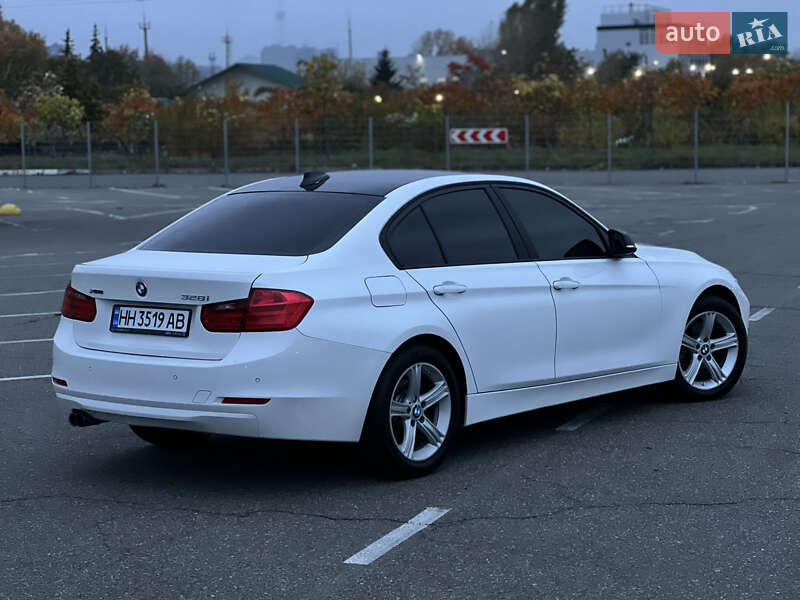 Седан BMW 3 Series 2013 в Киеве
