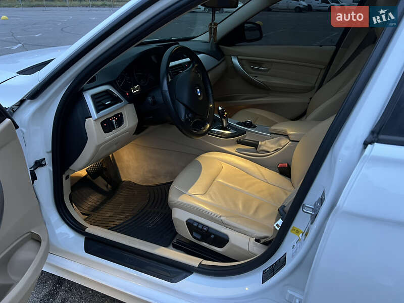 Седан BMW 3 Series 2013 в Киеве