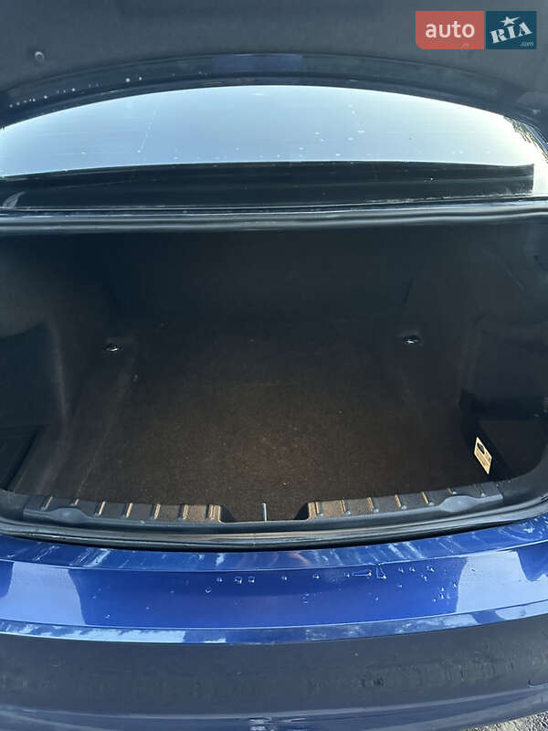 Седан BMW 3 Series 2016 в Ровно