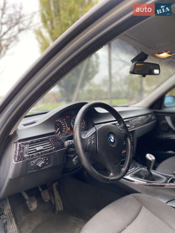 Седан BMW 3 Series 2005 в Звягеле