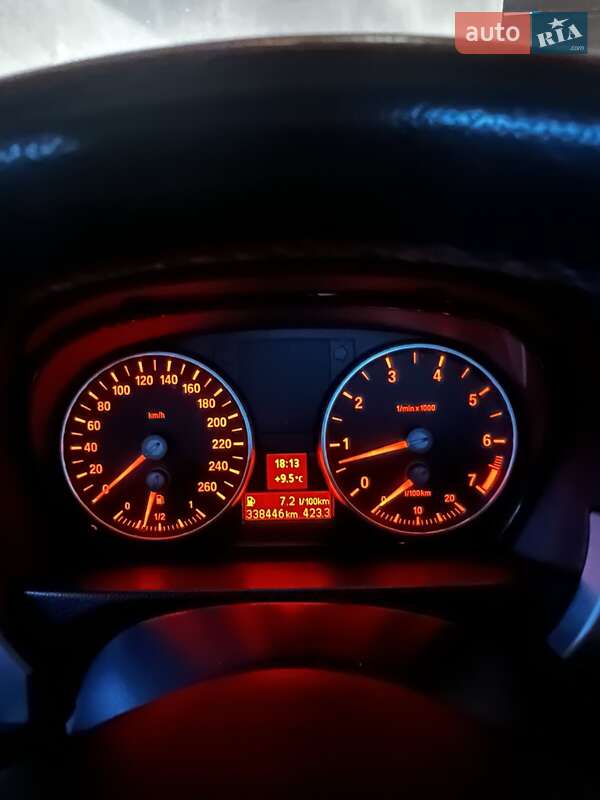 Седан BMW 3 Series 2007 в Новояворовске